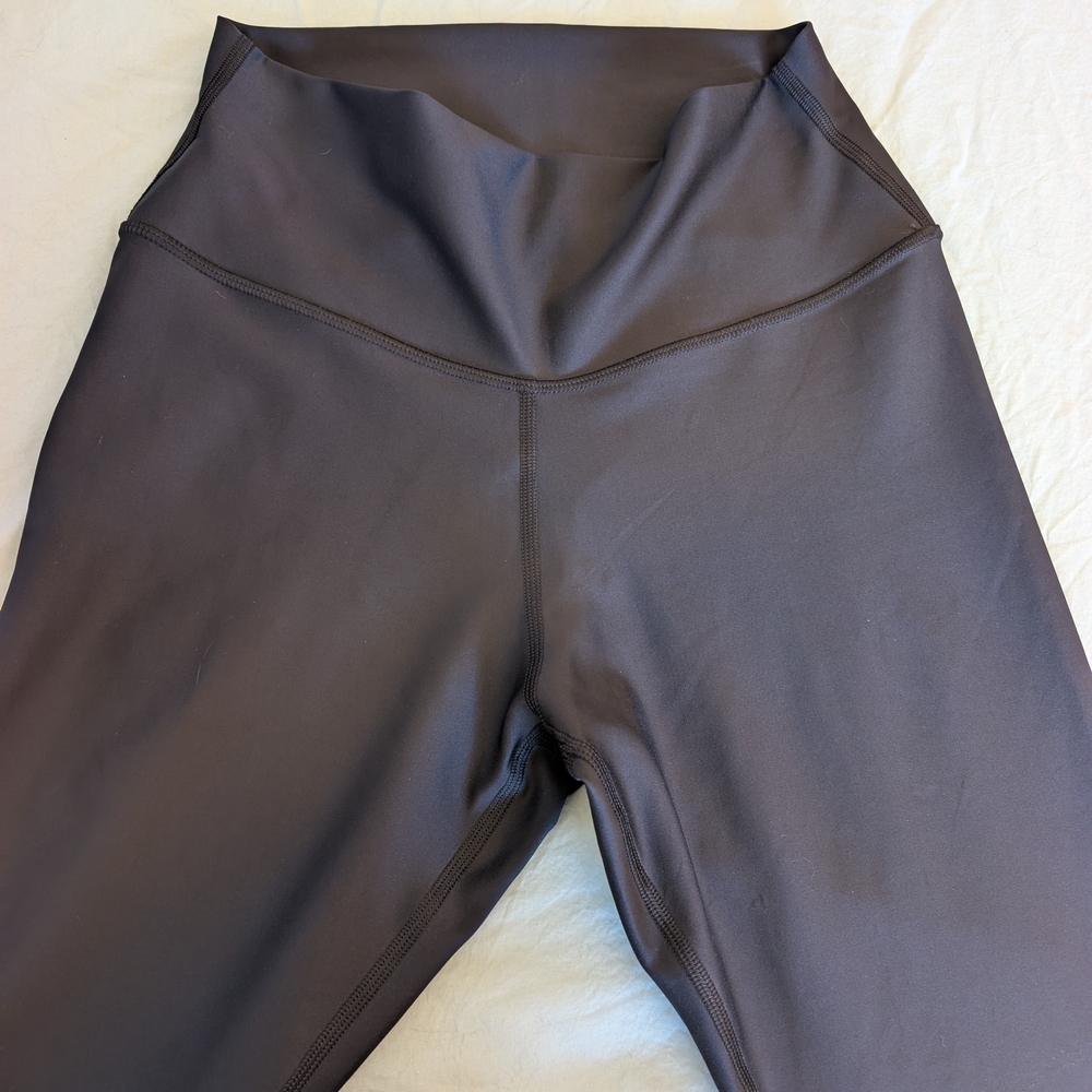 Never Worn Alo High Waist Airlift Leggings Size Large Black